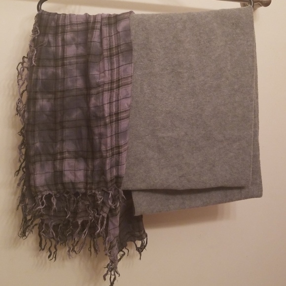 2 scarfs - Picture 2 of 4